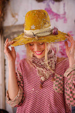 Load image into Gallery viewer, MP Paisley Plum Scarf 229
